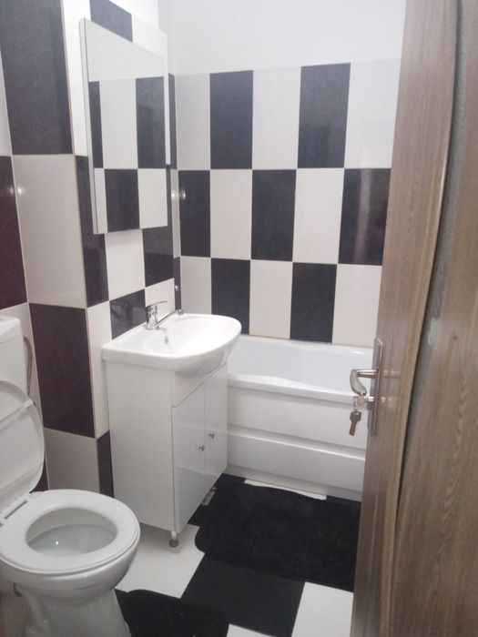 Închiriez apartament