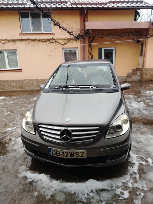 MERCEDES clasa B180