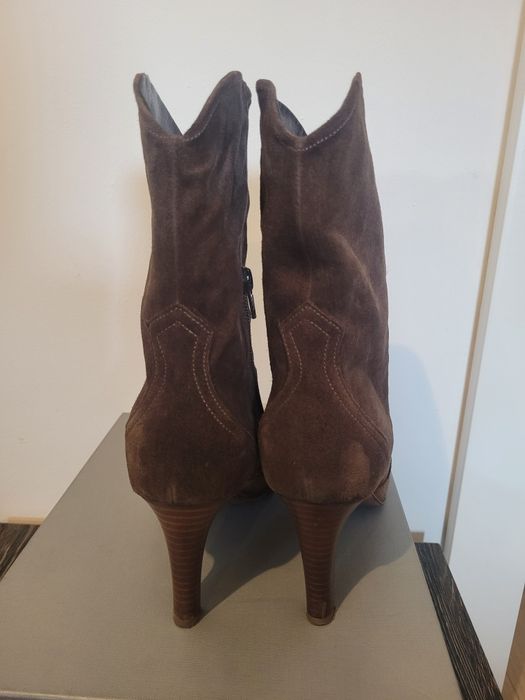 Cizme cu toc ,piele întoarsă, mărimea 38