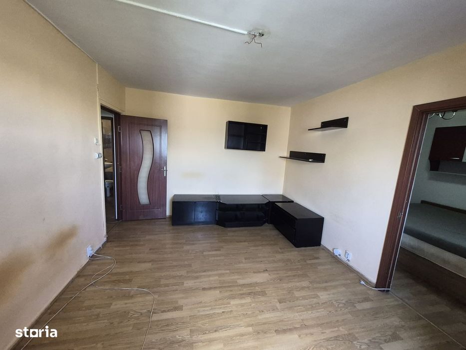 Apartament cu 2 camere nedecomandat zona Mircea cel Bătrân  fără risc