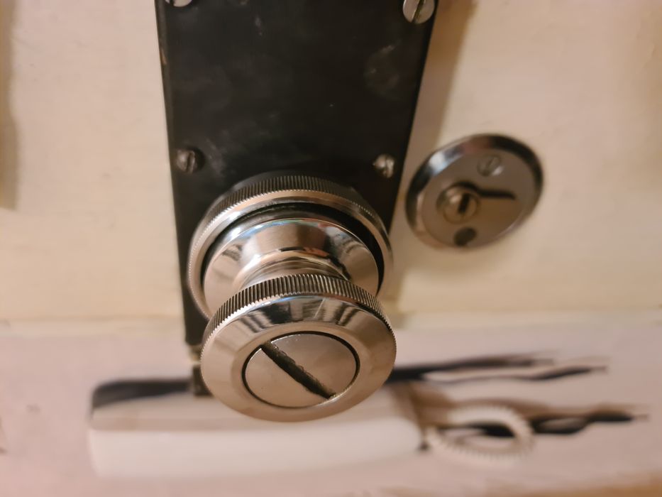 Брава с шифър- двустранно блокираща