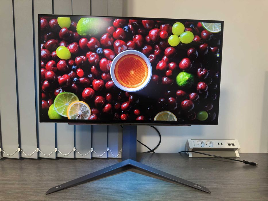 LG 27GR95QE-B Без Гаранция