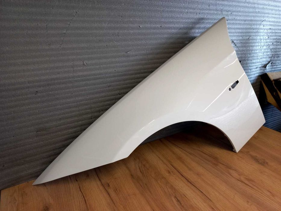 Aripa Fata Stanga BMW E90 An 2005-2012 (i300 (Alb))