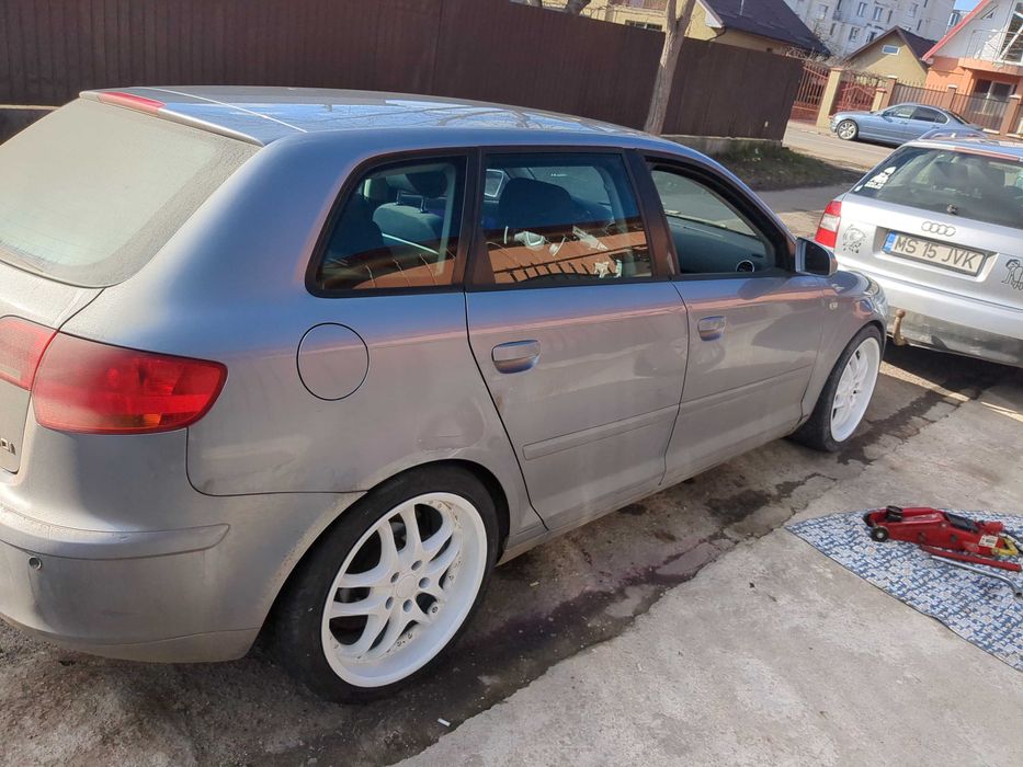 Mașina audi A3 8p an 2005