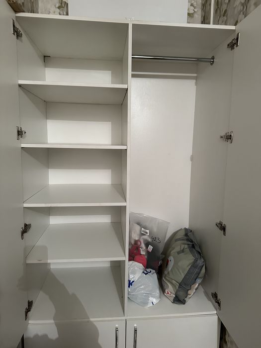 шифоньер ширина 110 , высота 200.