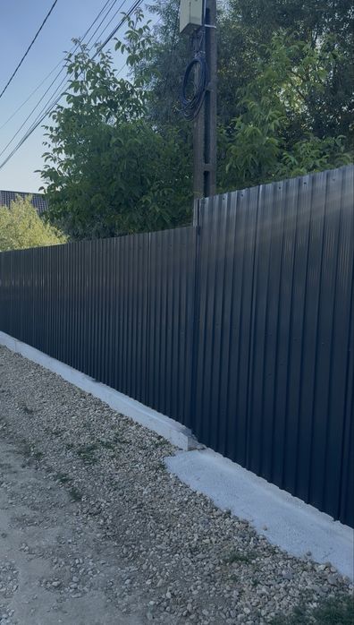 Tabla cutata colorata pentru gard sau acoperis super rezistenta