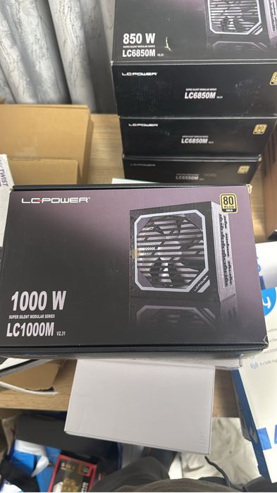 Vand sursa LC power noua