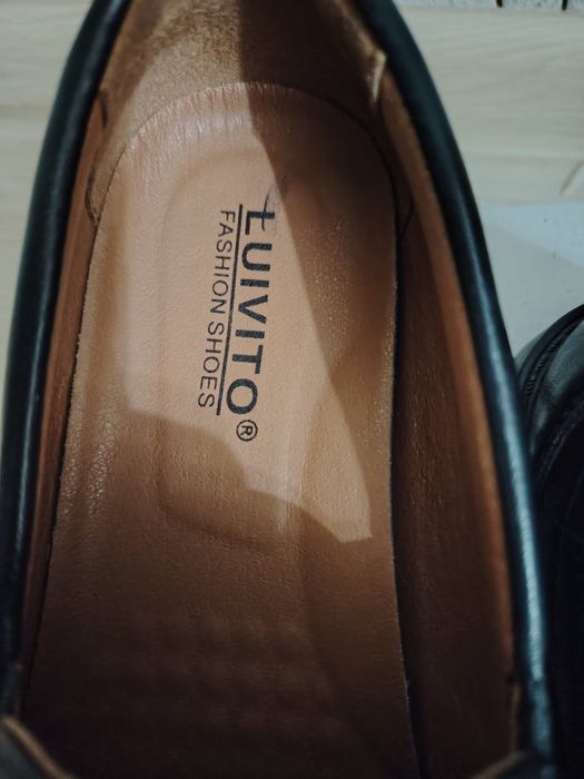 Bolalar tuflisi.Yangi. 38 razmerli qora rangda.