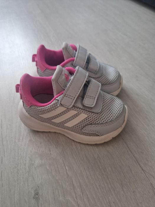 маратонки adidas 20 р-р