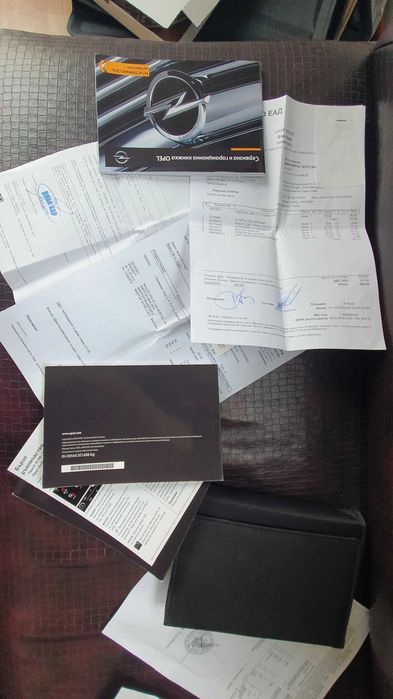 Продавам авнтомобил Опел ИНСИГНИЯ, дизел (170 к..с) - автоматик - оборудване COSMO+, 2017 г.