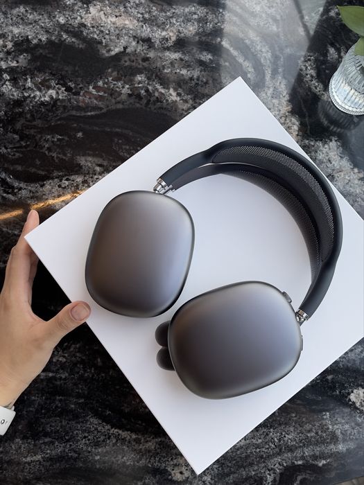 Продаю Apple Airpods Max