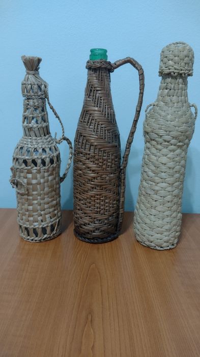 ' Sticle , pahare , carafa , țoiuri, untieră , plosca bota