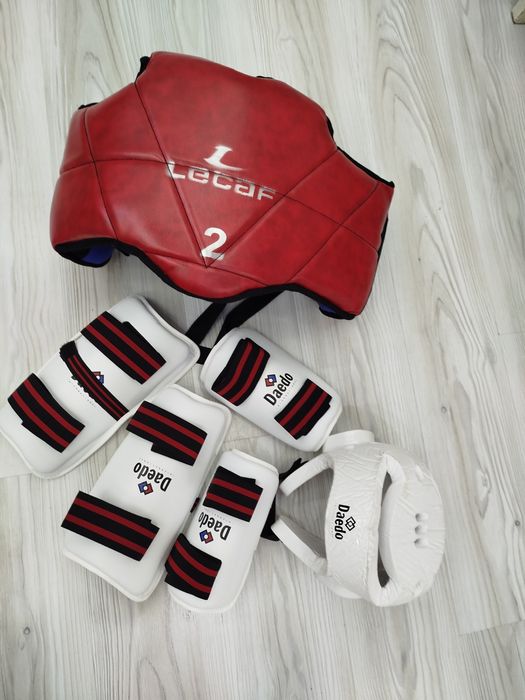 Каратэ шлем и аксессуары