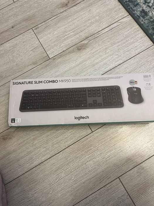 Kit Logitech MK950 tastatură si mouse