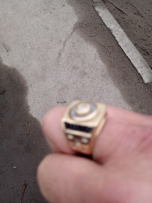 Печатку золотую продам