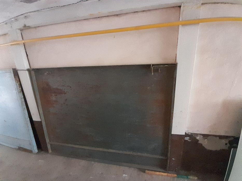 Эшик дарваза сотилади