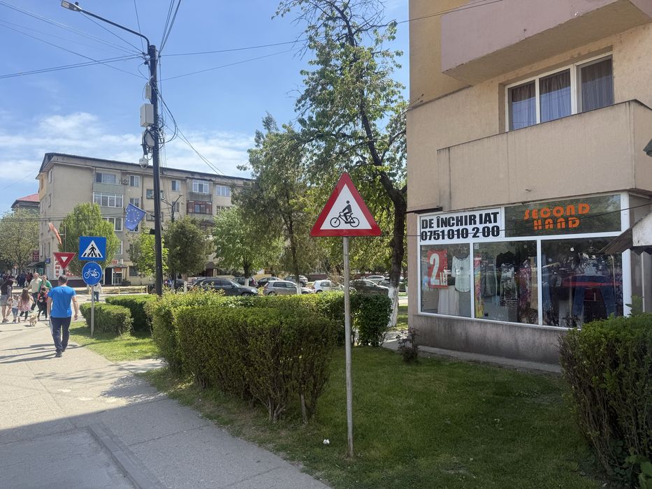 Inchiriez spatiu comercial - B dul Trandafirilor