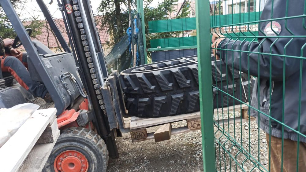 Senile de cauciuc cu perii de capat