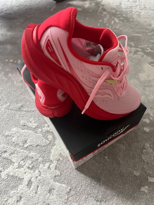 Кроссовки Saucony