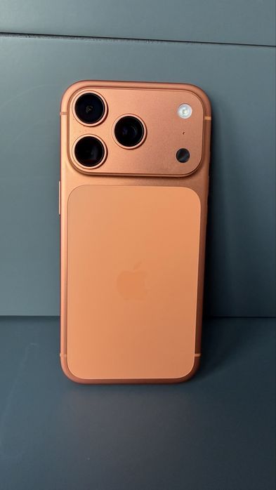 iPhone 17 Pro Orange, impecabil – pentru dezmembrări / piese