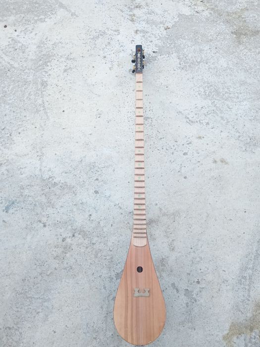 Nay va tor sotiladi narxi olti yuz mig so'm