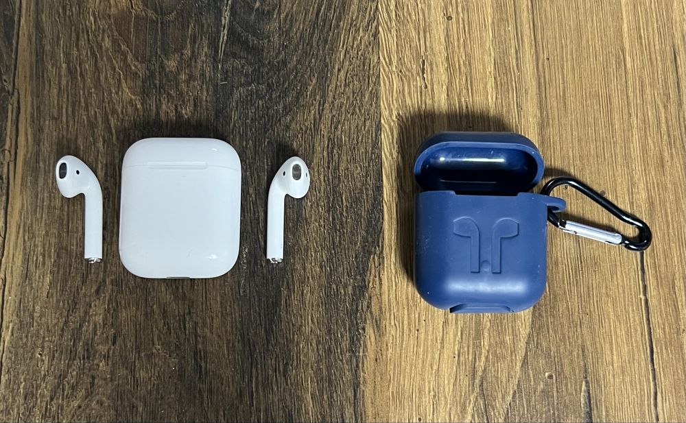 AirPods 2-го поколения — отличное состояние, оригина + чехол
