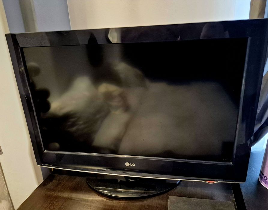 Vand TV LG non- smart 80 cm