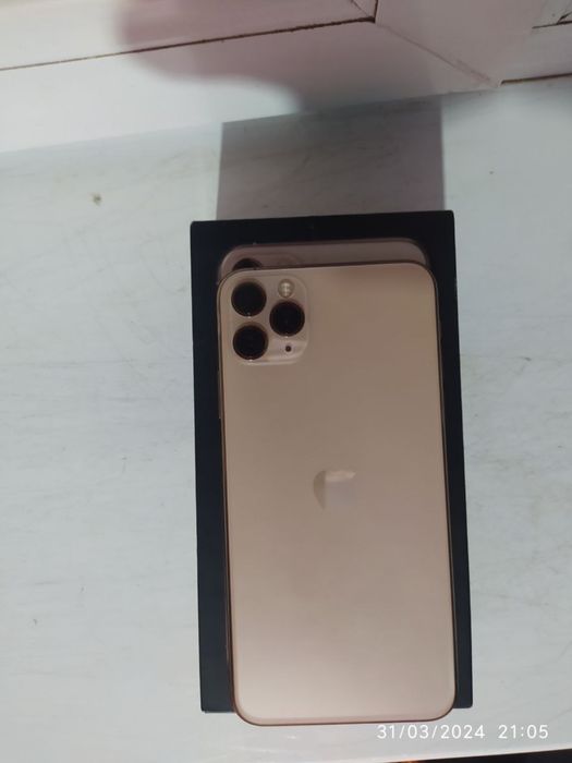 Ayfon 11 pro max кар дак бор