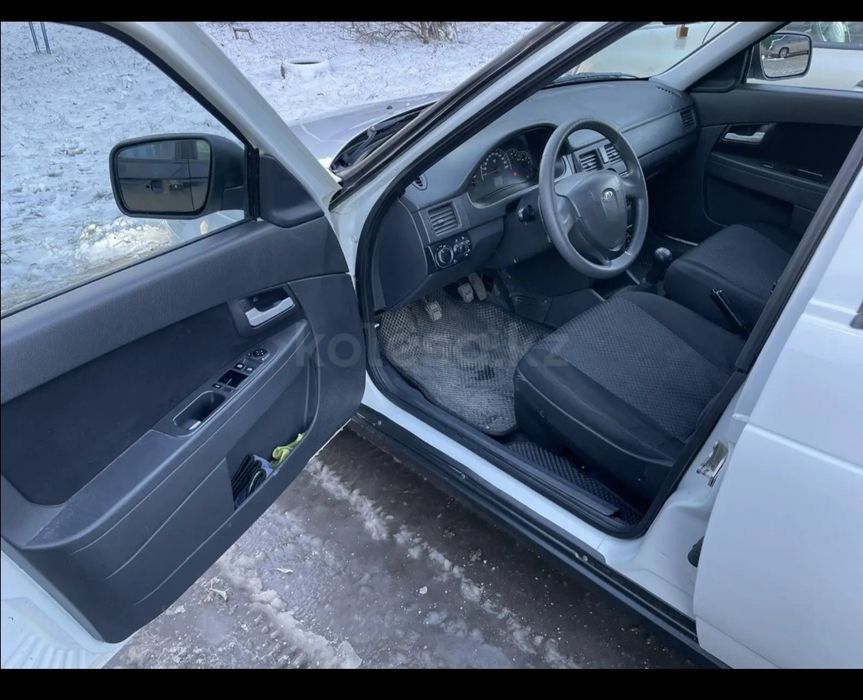 Продам Приору 2013