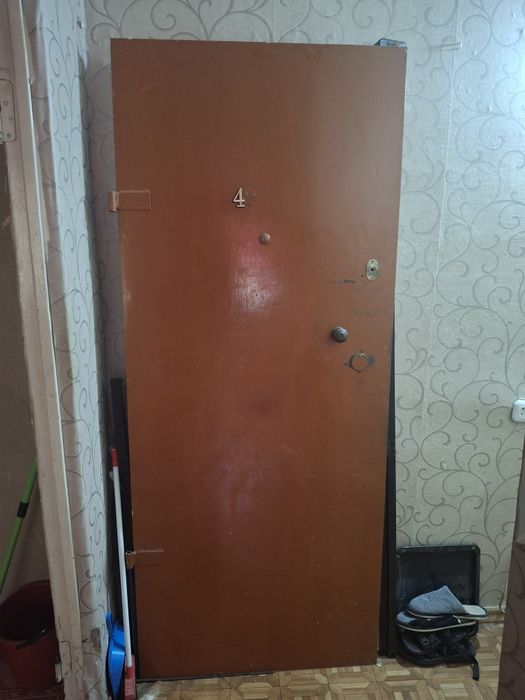 Продам дверь железную