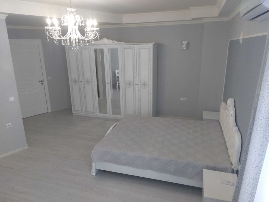 Дава се под наем Многостаен апартамент в Варна, Възраждане 3 - 300 кв.м за 1500 € - Снимка #14