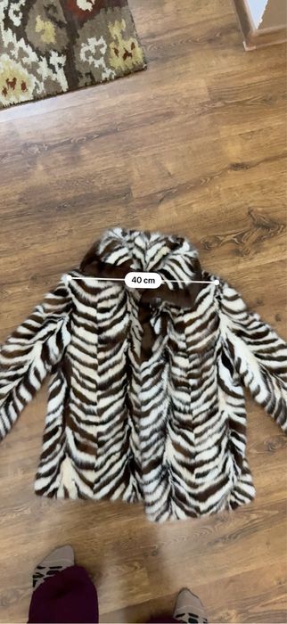 Haina de blana de nurca, alb cu maro