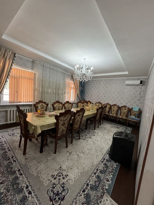 Үй сатылады комунизмде.Дом продается