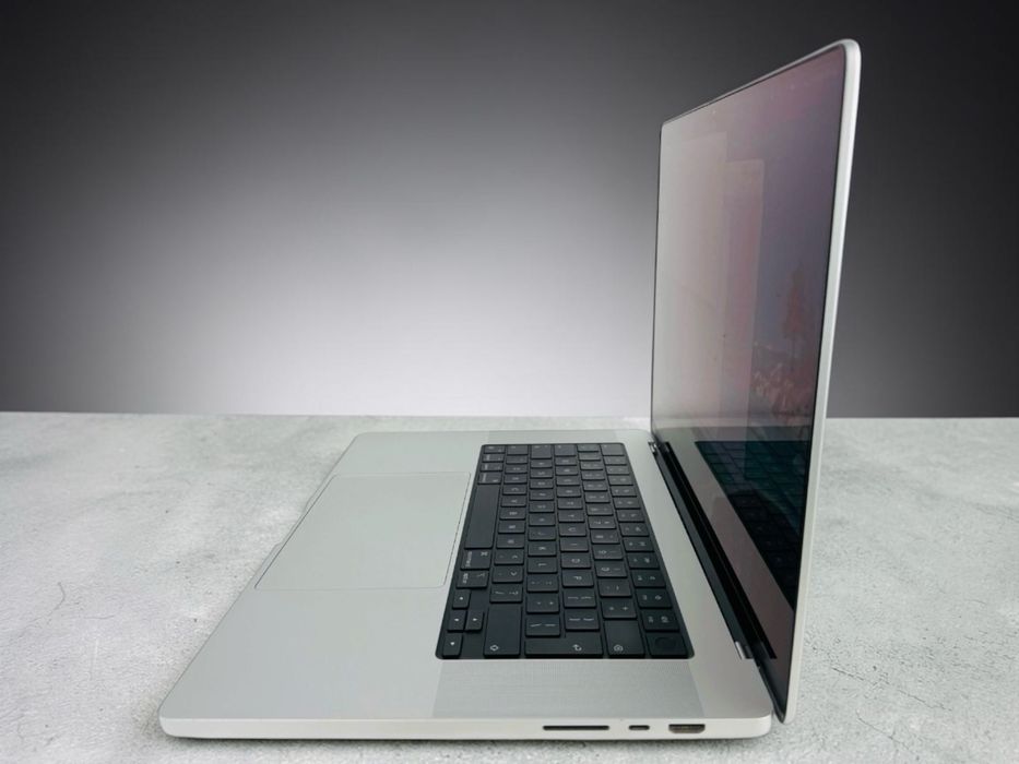 Apple Macbook Pro 16' M1 Pro 16RAM 1TB SSD Silver Отличен! Гаранция