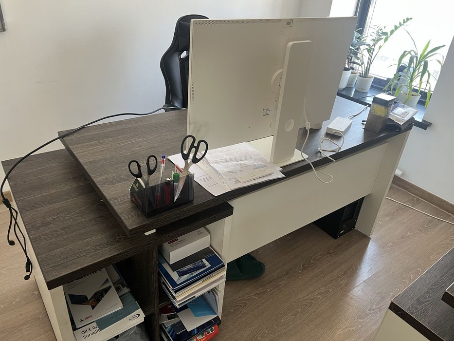 Продается 4 стола только комплектом