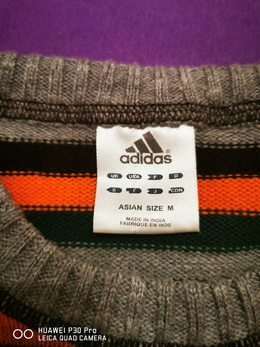 Детски пуловер на фирмата Адидас, размер М(146-152), чисто нов.