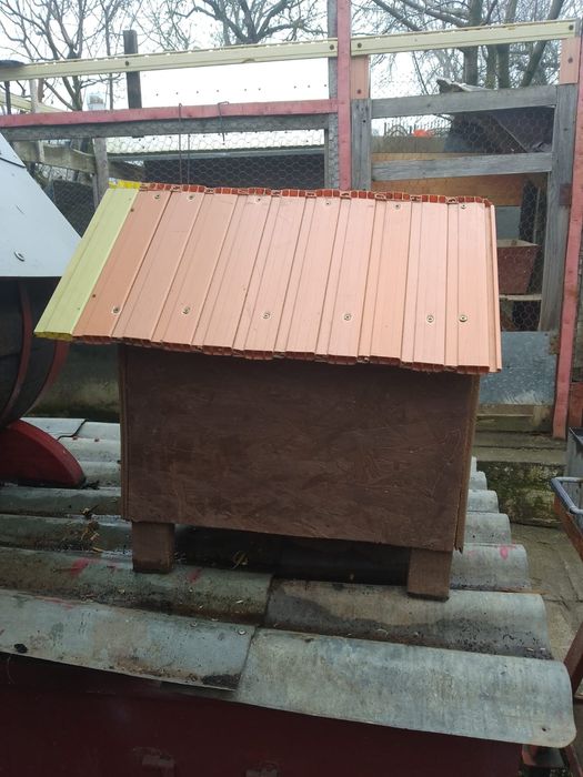 Cușcă pentru câini de talie mică.