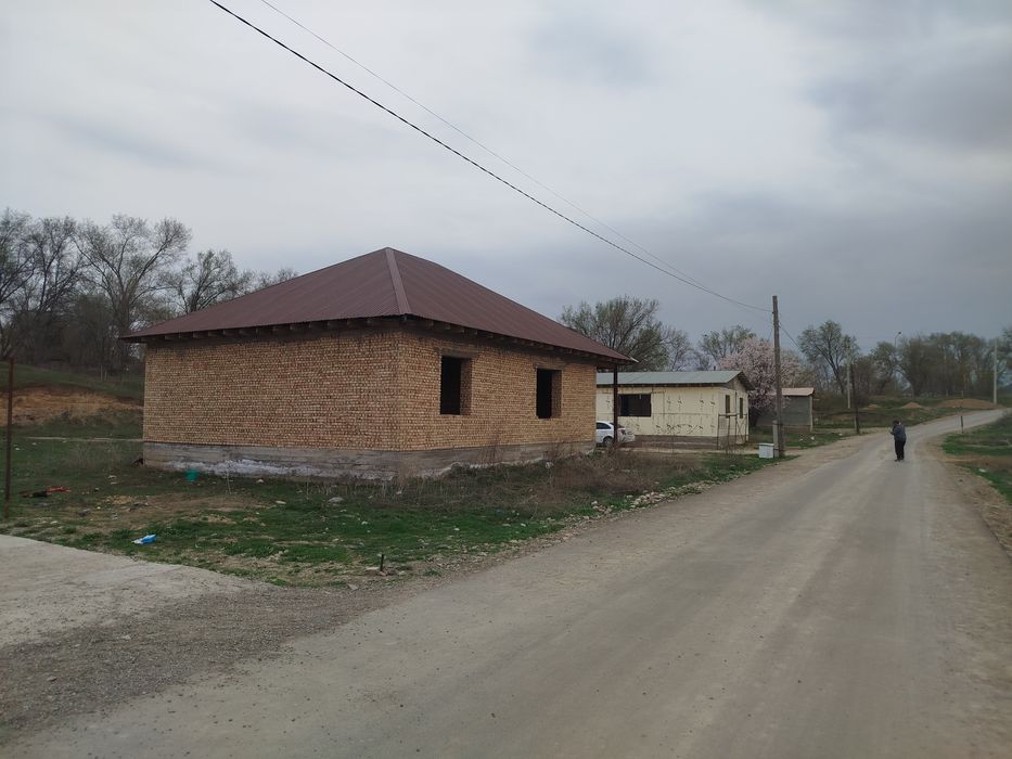 Уй сатылады  келiсiм бар