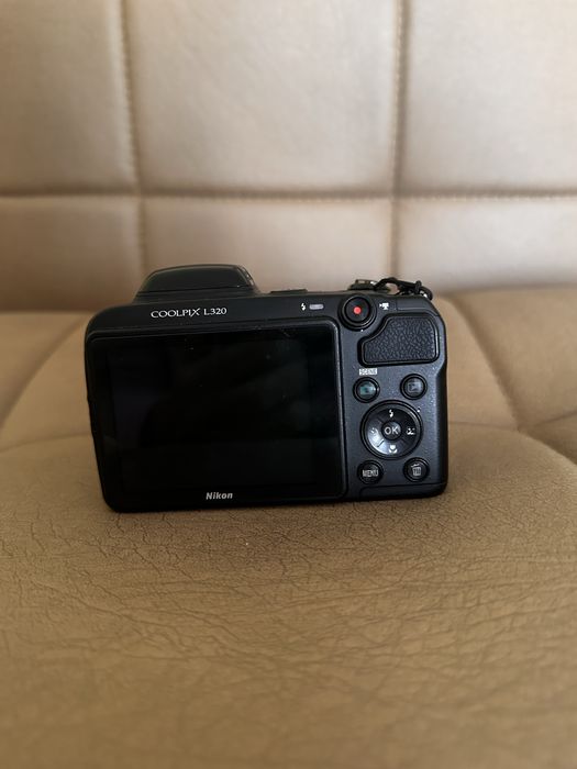 Nikon Coolpix L320