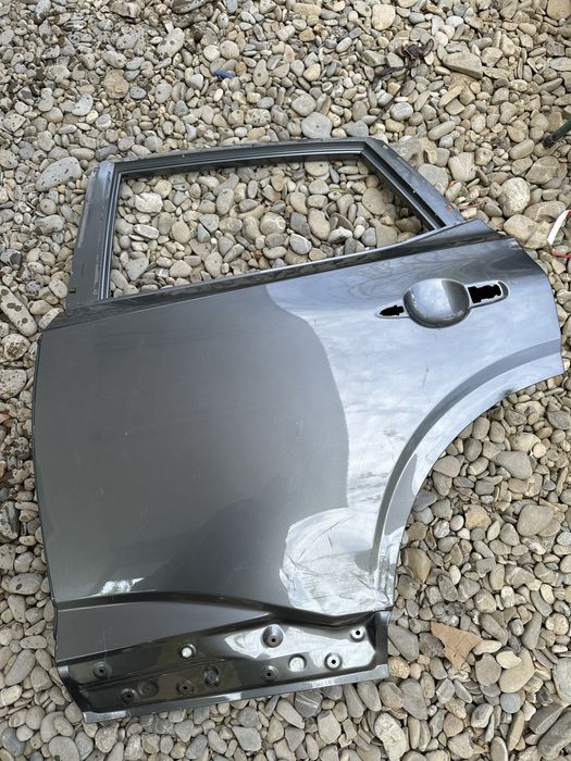 Usa stânga spate nissan qashqai.