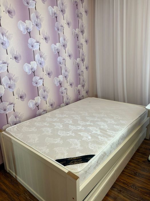 Две кровати с матрасами