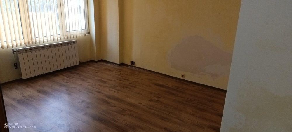 Дава се под наем Тристаен апартамент в Бургас, Център - 90 кв.м за 408 € - Снимка #2
