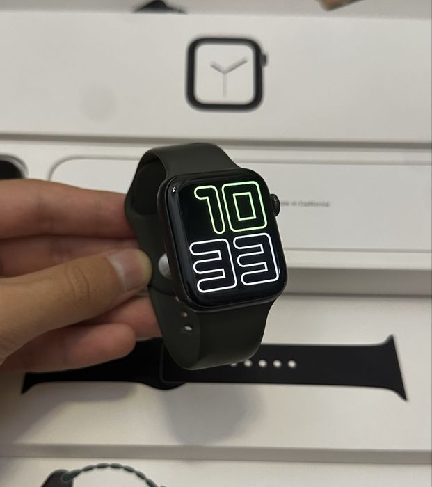 Apple watch 4/44 81% Black