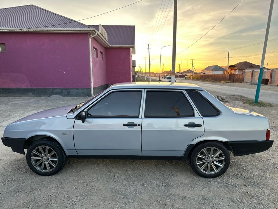 Продаю ваз 21099