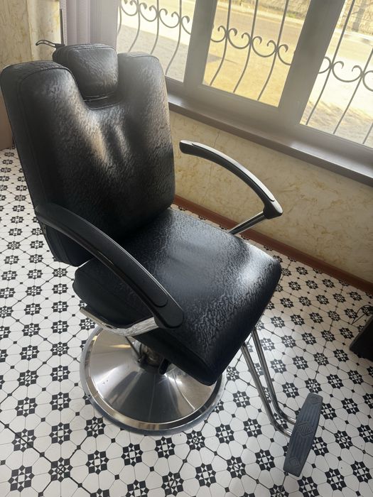 Парикмахерское кресло