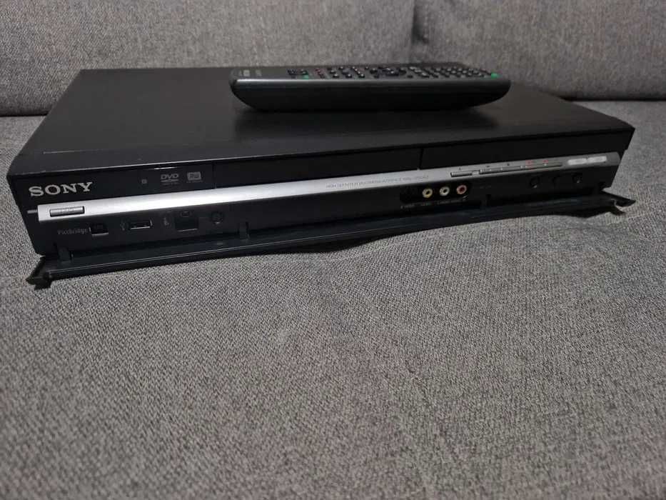 SONY DVD Recorder cu HDD 160 GB și HDMI
