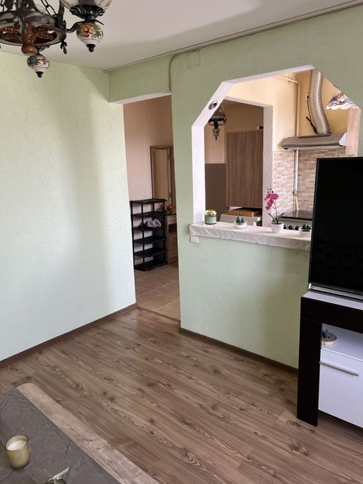 Proprietar inchiriez Apartament doua camere zona Lipovei !