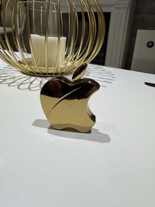 Bricheta Apple din metal