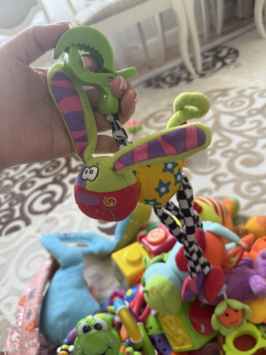 Игрушки для малышей пакетом