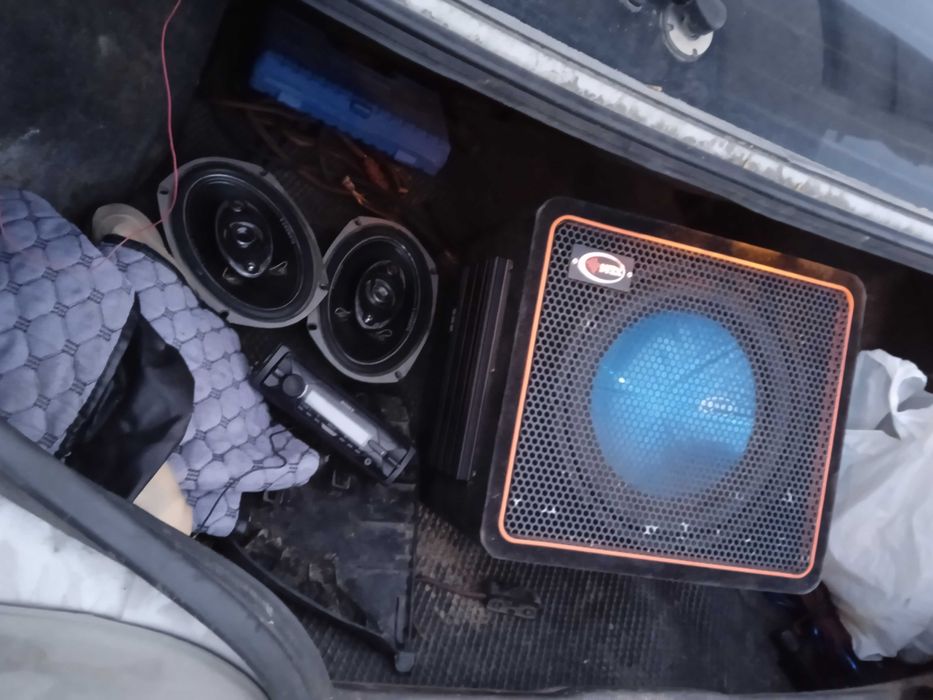 Магнитола, колонки, сабвуфер